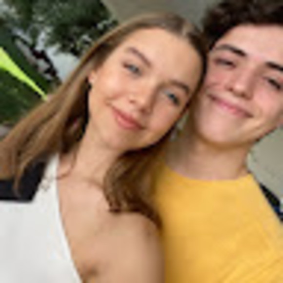 Meet your Posher, Sofia - Picture 1 of 1